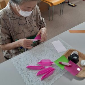 蓮の花のキャンドルホルダー作りイメージ